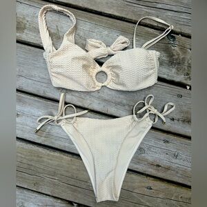 🔝 + BOTTOM Monday Swimwear Bikini - Vanilla Chevron